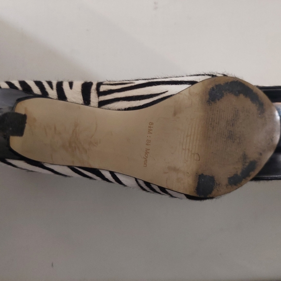 Guess, size 8.5, zebra print, shoes - Picture 4 of 4